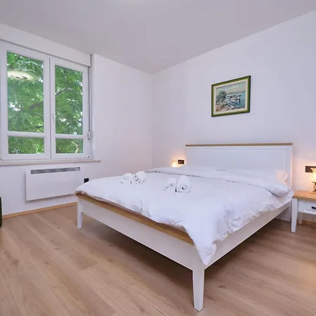 Fuer 4 Personen Ca- 80 M² In Split- Dalmatien - Gespanschaft Split-dalmatien By Interhome شقة