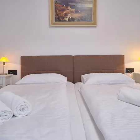 Fuer 4 Personen Ca- 80 M² In Split- Dalmatien - Gespanschaft Split-dalmatien By Interhome شقة