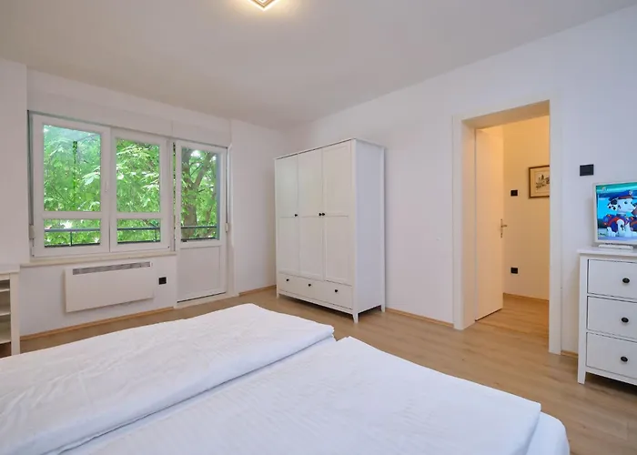 Fuer 4 Personen Ca- 80 M² In Split- Dalmatien - Gespanschaft Split-dalmatien By Interhome Split