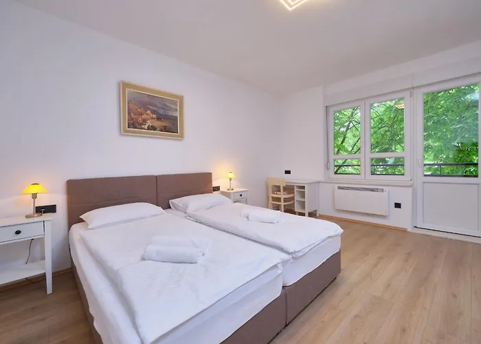 Appartement Fuer 4 Personen Ca- 80 M² In Split- Dalmatien - Gespanschaft Split-dalmatien By Interhome *