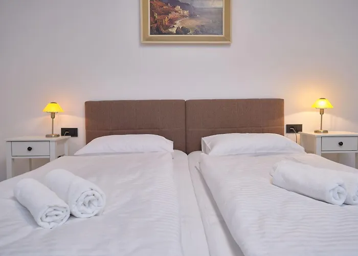 Fuer 4 Personen Ca- 80 M² In Split- Dalmatien - Gespanschaft Split-dalmatien By Interhome Appartement