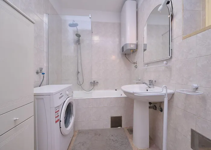 Fuer 4 Personen Ca- 80 M² In Split- Dalmatien - Gespanschaft Split-dalmatien By Interhome * Split