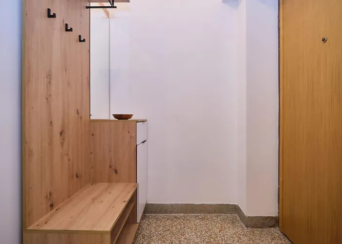 Appartement Fuer 4 Personen Ca- 80 M² In Split- Dalmatien - Gespanschaft Split-dalmatien By Interhome Split