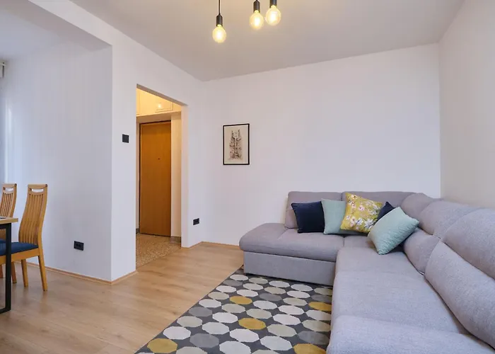 Appartement Fuer 4 Personen Ca- 80 M² In Split- Dalmatien - Gespanschaft Split-dalmatien By Interhome Split