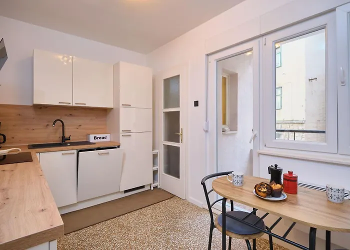 Fuer 4 Personen Ca- 80 M² In Split- Dalmatien - Gespanschaft Split-dalmatien By Interhome Appartement Split