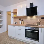 Fuer 4 Personen Ca- 80 M² In Split- Dalmatien - Gespanschaft Split-dalmatien By Interhome Apartman *