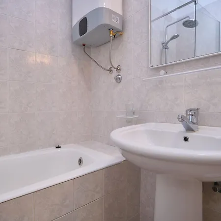 Апартаменты Fuer 4 Personen Ca- 80 M² In Split- Dalmatien - Gespanschaft Split-dalmatien By Interhome
