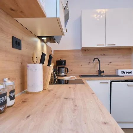 Apartment Fuer 4 Personen Ca- 80 M² In Split- Dalmatien - Gespanschaft Split-Dalmatien By Interhome